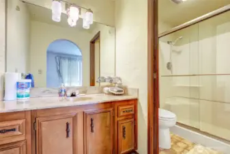 Dedicated bath for second bedroom