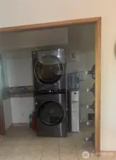 Laundry room! Stainless Steel Washer & dryer stay!