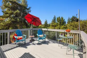A delightful sunspashed outdoor space.