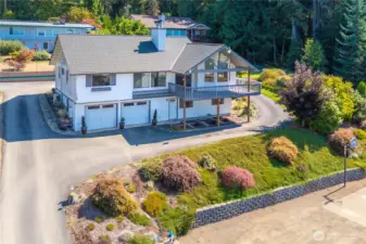 Welcome home to this 2584 sq ft, 1 level home with a fully finished basement. This home offers 2 beds and 3 baths with room to expand with a home office and a huge basement.