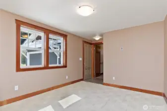 main floor additional bedroom/office etc