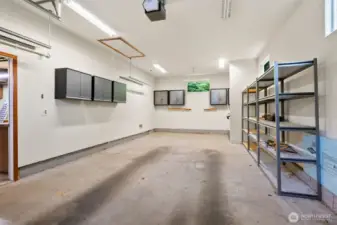 Large Finished Shop