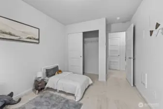 Photographs are for illustrative purposes only. Features, finishes, interior/exterior colors, landscaping and floorplan shown may vary from actual homes built.