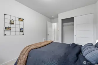 Photographs are for illustrative purposes only. Features, finishes, interior/exterior colors, landscaping and floorplan shown may vary from actual homes built.