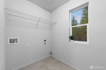 Photographs are for illustrative purposes only. Features, finishes, interior/exterior colors, landscaping and floorplan shown may vary from actual homes built.