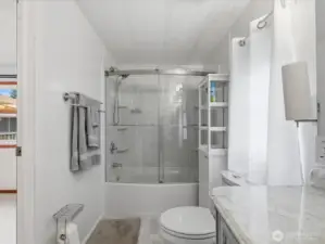 Primary Bedroom Ensuite Full Bathroom