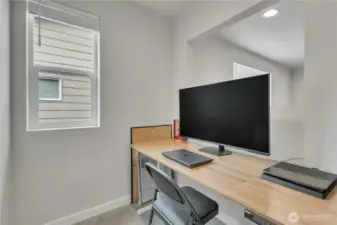 Great little nook off the bonus room & looks down into the foyer ~