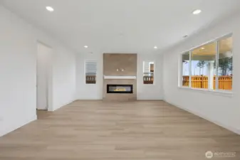 Actual Photos!! Ready to move in!
