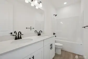 Actual Photos!! Ready to move in!