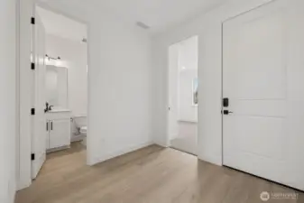 Actual Photos!! Ready to move in!