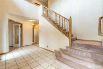 Tile floor in the entry way