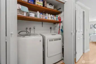 Washer and dryer convey.