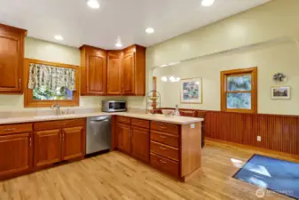 A large very functional kitchen