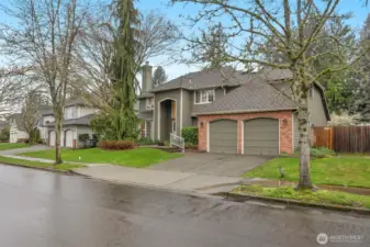 Amber Ridge boasts wide streets with underground utilities and sidewalks on both sides of the street.