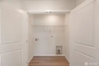 Washer & Dryer Hookups