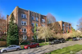 Welcome to the Garden Court Condominiums - ideally located on Capitol Hill in the heart of the city.