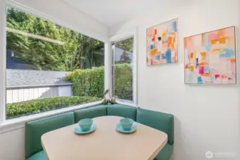 Charming breakfast nook!