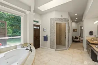 Relax the day away in the jetted tub, or walk out the door to the new salt water hot tub!