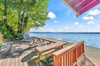 Let your new journey begin waterside as the main attraction of this spectacular setting!