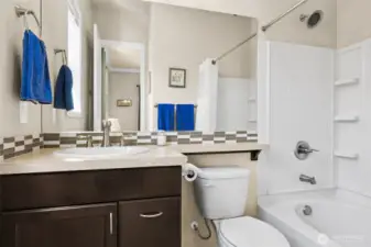 Full guest bathroom