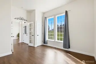 Den/Office/Guest room