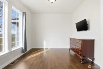 Den/Office/Guest room