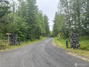 Elkhorn Lane is a privately maintain road with road maintenance agreement