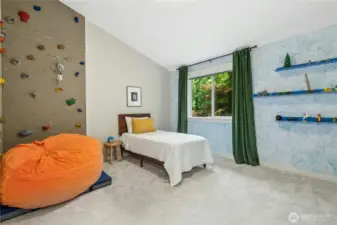 2nd bedroom upstairs with rock climbing wall