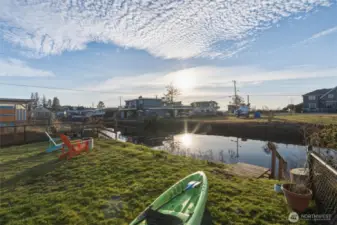 Close to Birch Bay State Park, the C Shop, Beach Cat Brewing, and all the wonderful Birch Bay restaurants, ice cream shops and more!