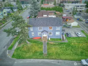 Everett 4-Plex with a 4 space paved parking lot