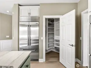 The perfect pantry for must-have staples and your Costco supplies