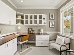 Bright, organized, and inviting, it’s the ultimate environment for your best ideas to flourish.