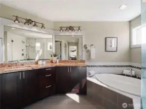 A bathroom that's perfect for busy mornings