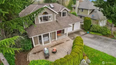 Inside are 4 bedrooms, 4 seperate baths, and a large lower-level rec room that can be converted into an office or media room.