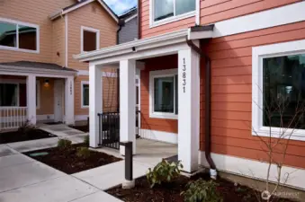 Corner unit detached