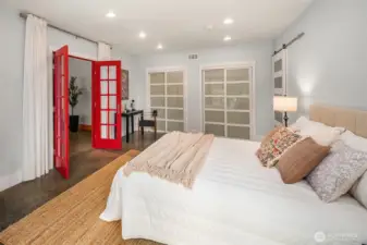 Lower level guest suite