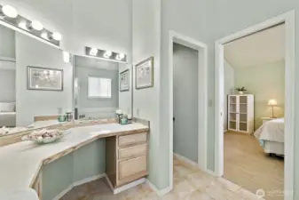 Plenty of vanity space for everyone!