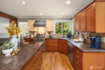 The perfect triangle layout for a kitchen island, with sink, fridge and cooktop forming the perfect 'work triangle'