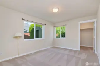 Additional bedroom 2 w/ walk in closet
