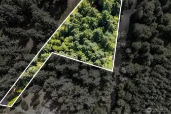 Deschutes River parcel with private gated entry for owners and guests only