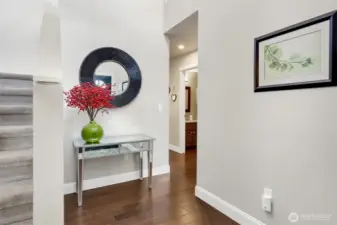 Front entry is clean and bright.