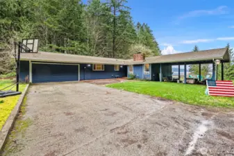 Two car garage. Lots of parking