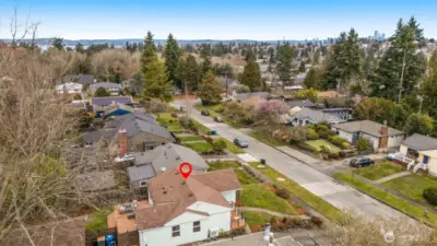 Coveted School District and Close to Everything West Seattle Has to Offer!