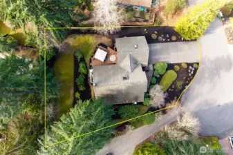 Nearly a 1/3 acre lot and so quiet!