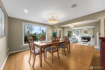 Another glimpse of this lovely dining space. This home is just so friendly and welcoming.