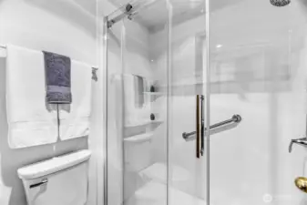 Interior, Second floor Primary en-suite