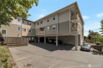 Welcome to the Top Hat Condo community.