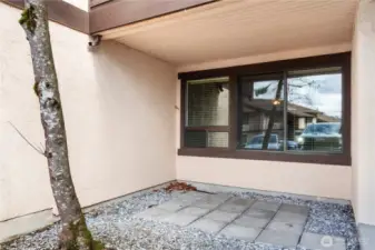 2nd patio area
