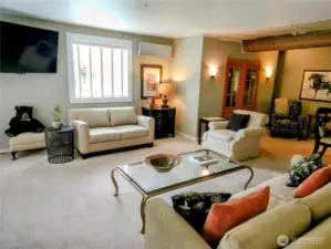 Spacious living room