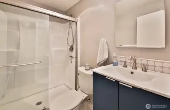 guest bath downstairs